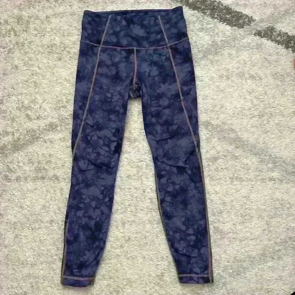 Athleta marble pattern leggings